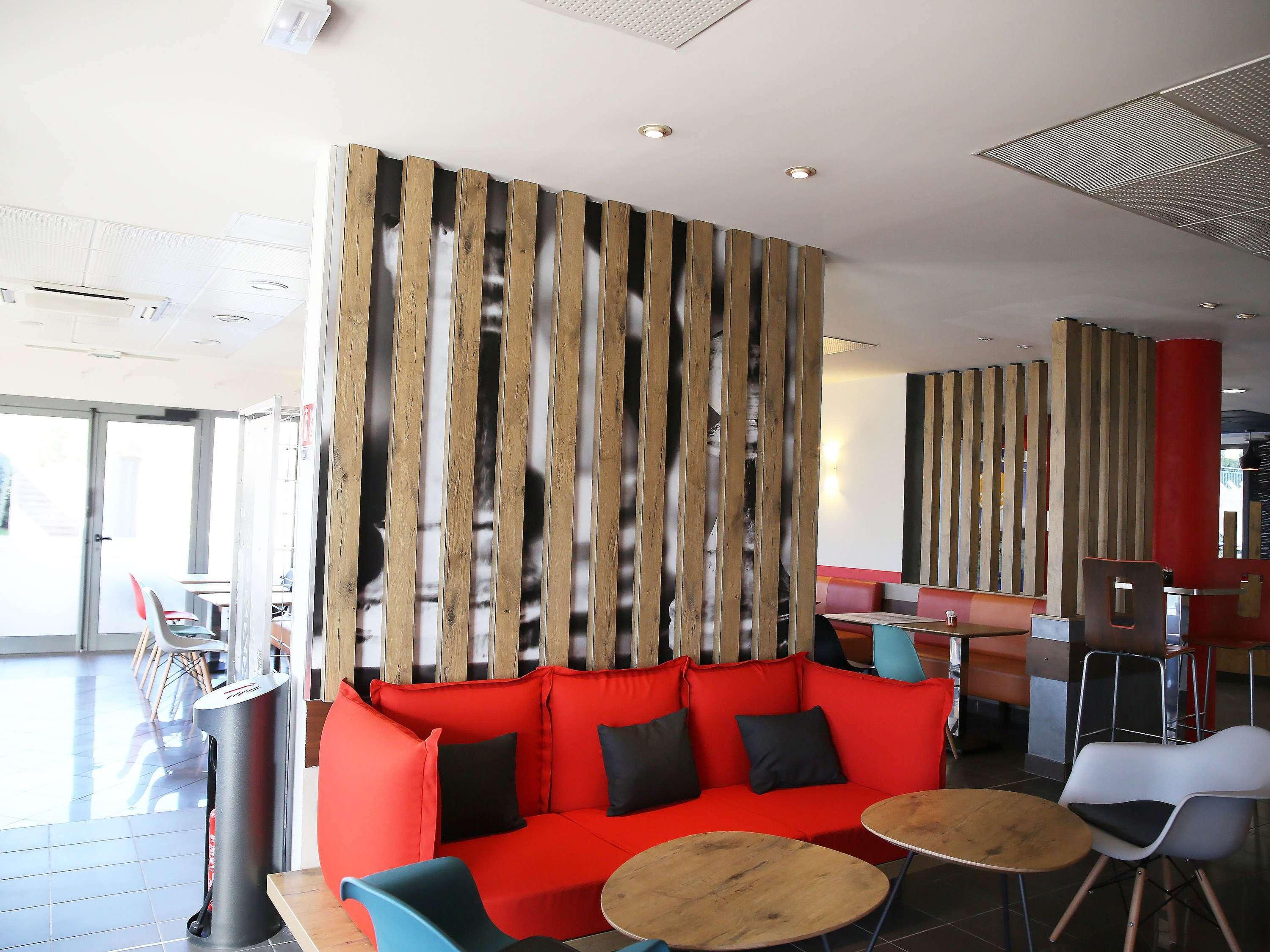 Ibis Cannes Mouans Sartoux Piscine Parking Gratuit Mouans-Sartoux Exterior foto