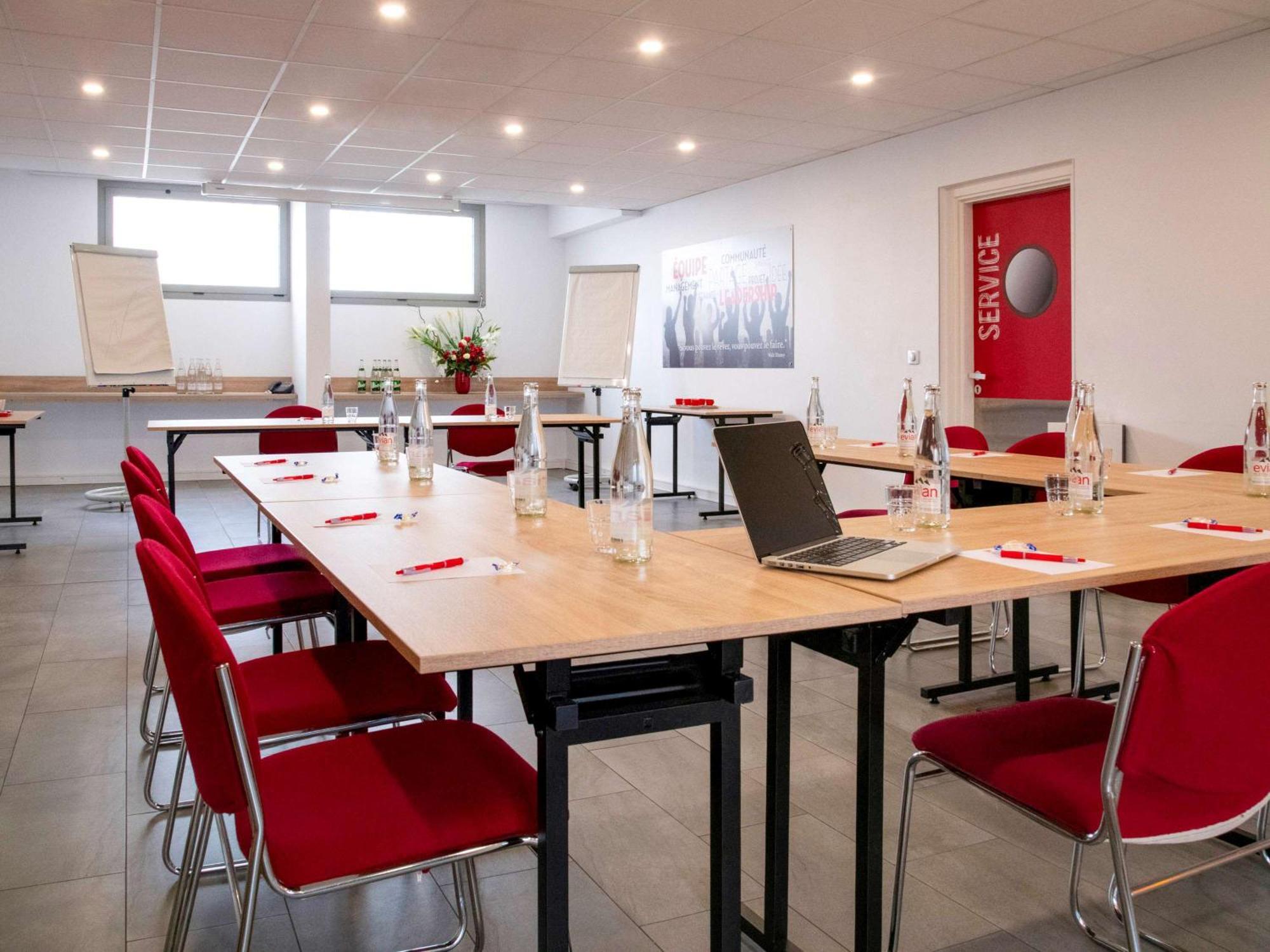 Ibis Cannes Mouans Sartoux Piscine Parking Gratuit Mouans-Sartoux Exterior foto